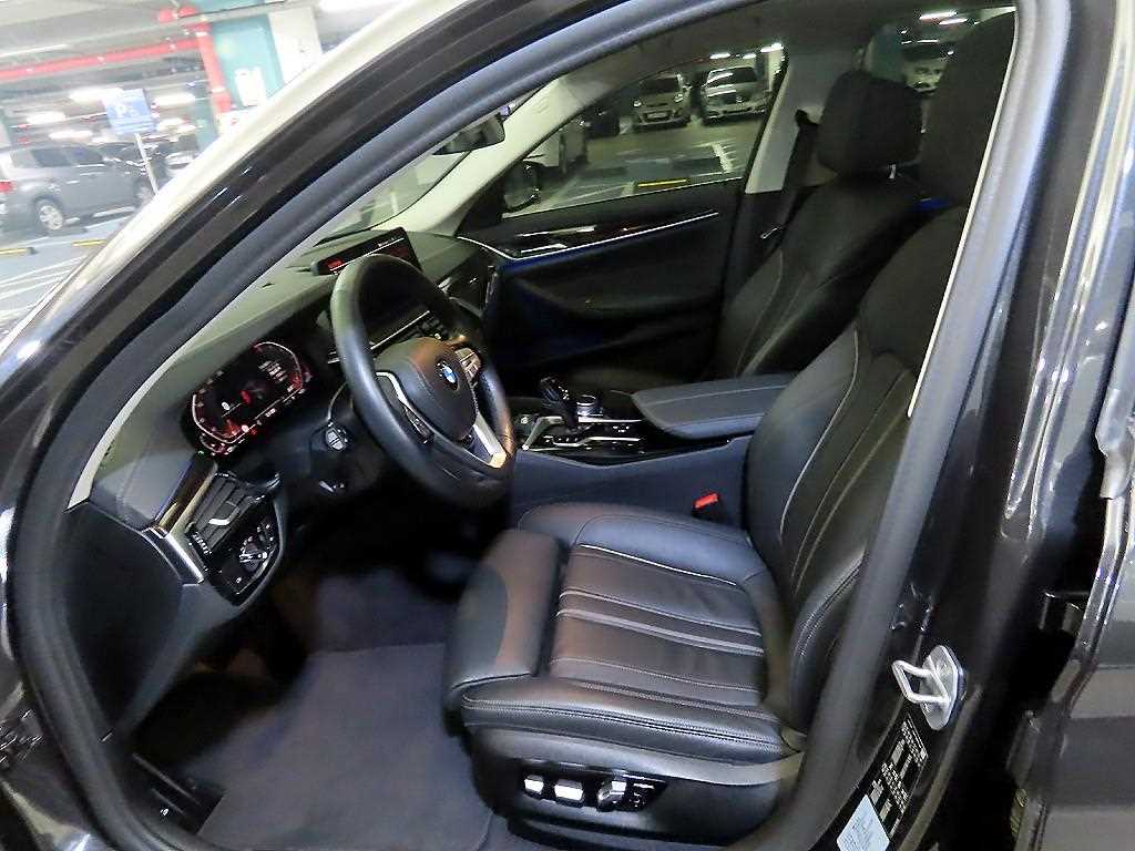 BMW 5-Series — photo 06