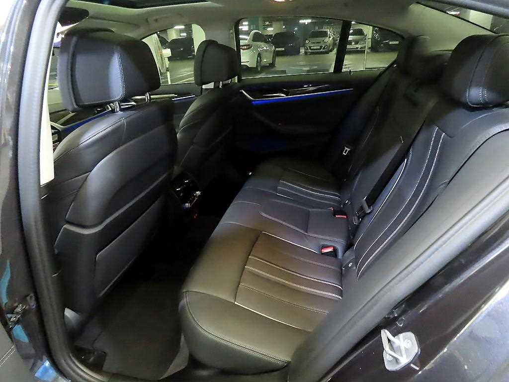 BMW 5-Series — photo 07