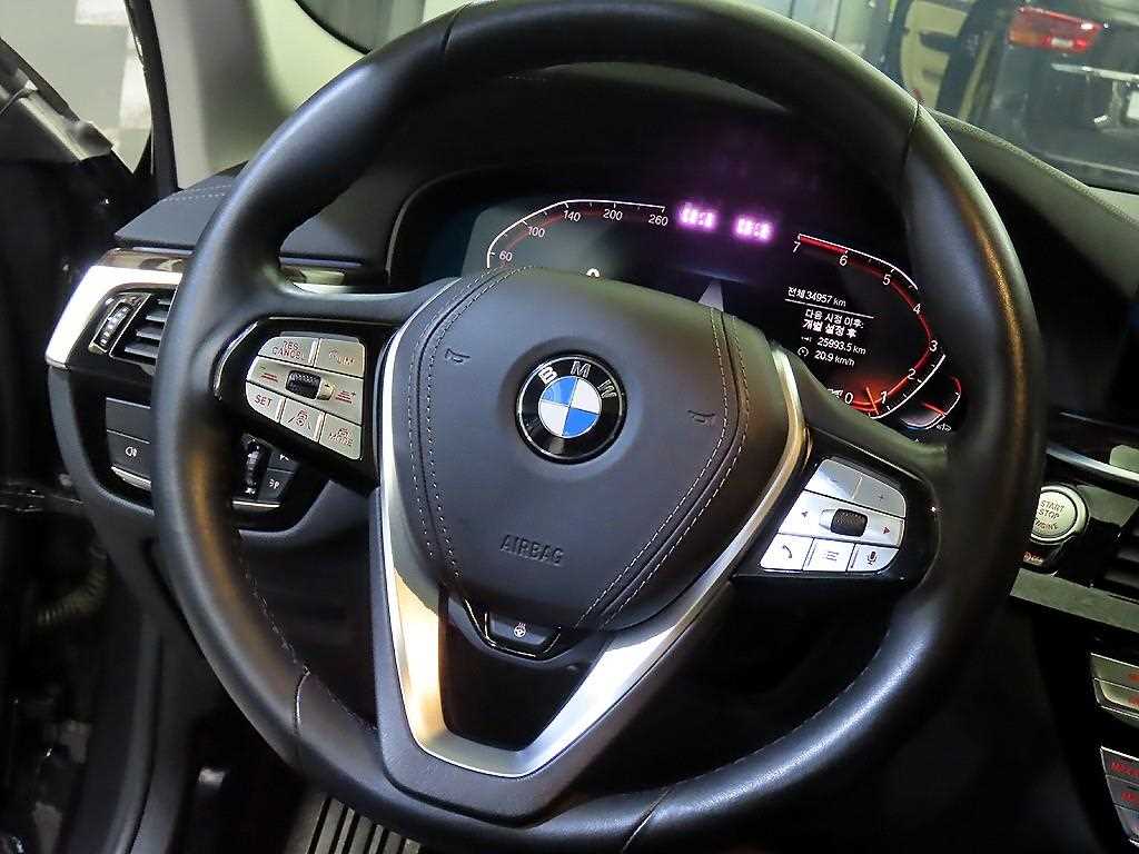 BMW 5-Series — photo 08