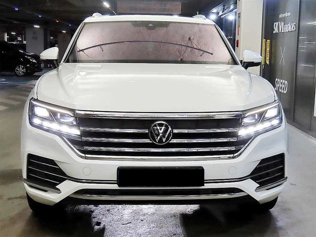 Volkswagen Touareg — photo 02