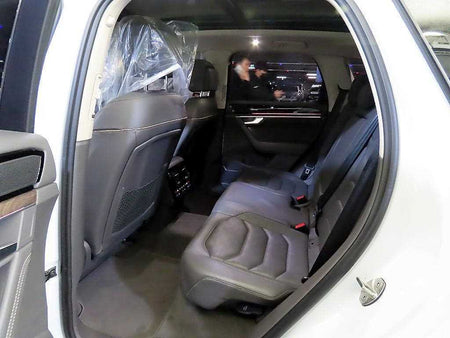 Volkswagen Touareg — photo 07