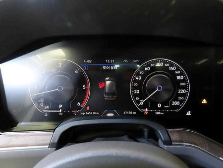 Volkswagen Touareg — photo 09