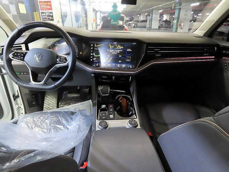 Volkswagen Touareg — photo 10