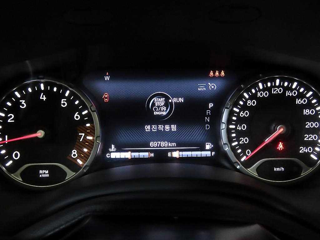 Jeep Renegade — photo 09