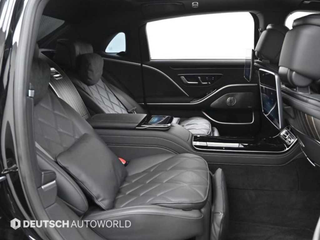 Mercedes-Benz S-Class — photo 12