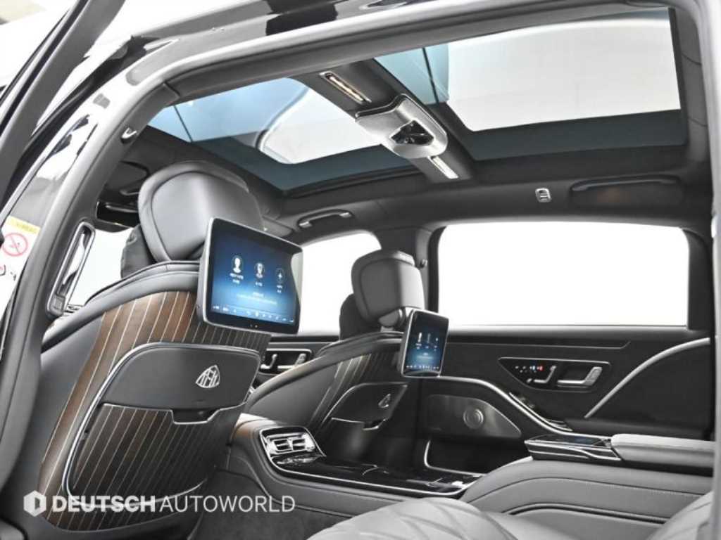 Mercedes-Benz S-Class — photo 19