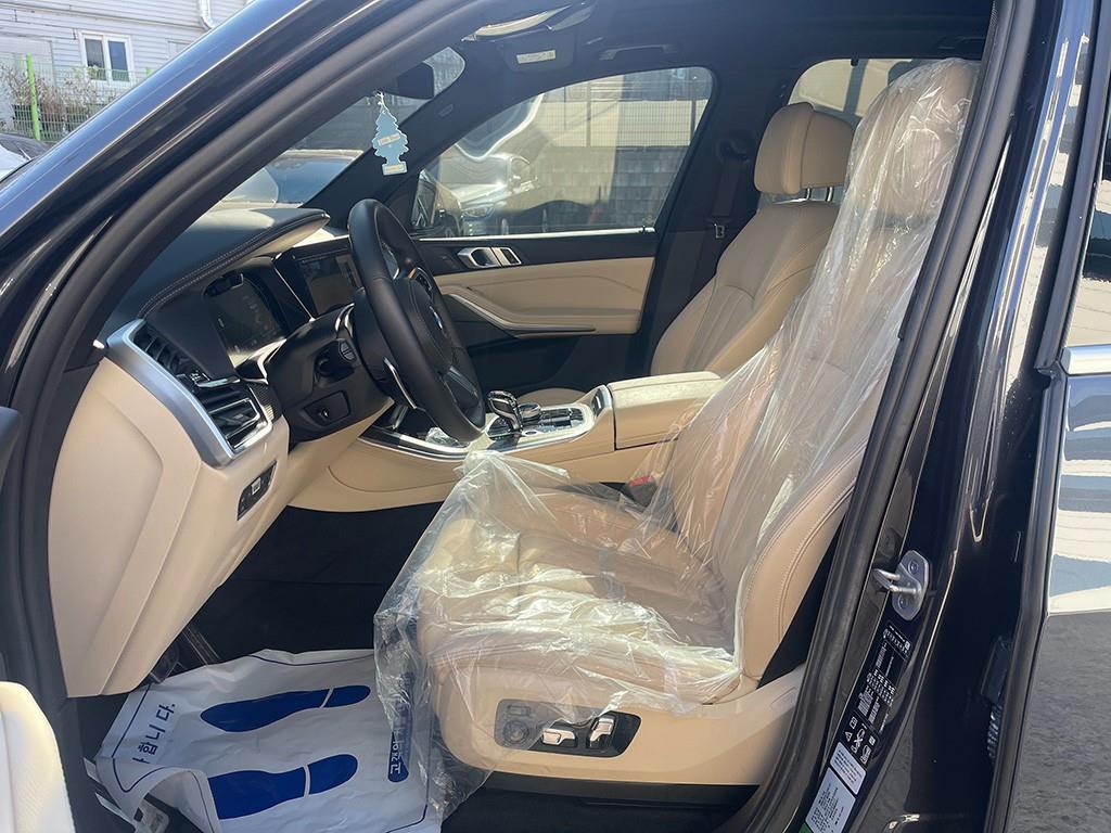BMW X5 — photo 05