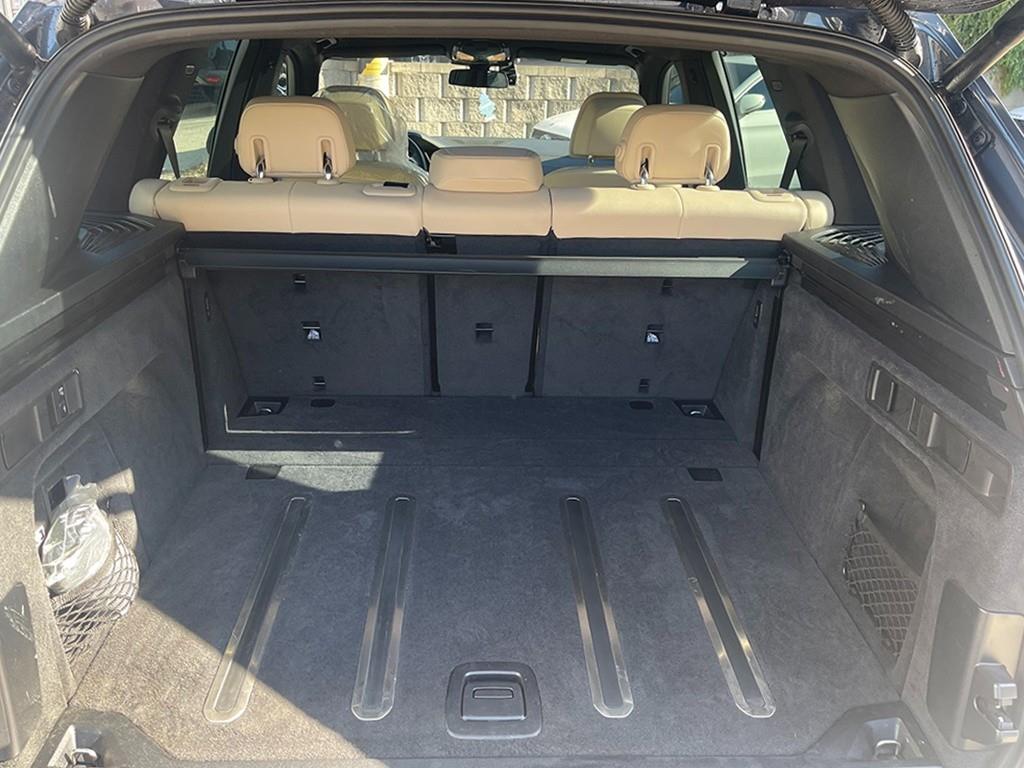 BMW X5 — photo 17
