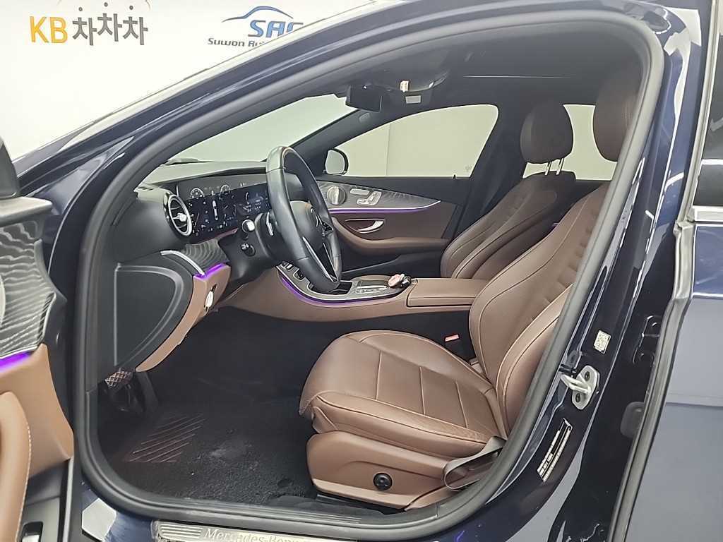 Mercedes-Benz E-Class — photo 01