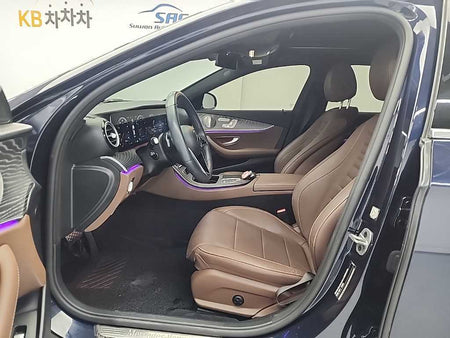 Mercedes-Benz E-Class — photo 01