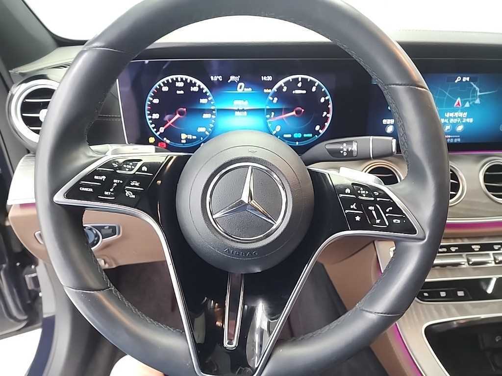Mercedes-Benz E-Class — photo 10