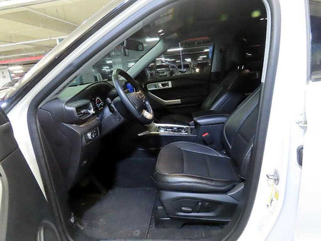 Ford Explorer — photo 06