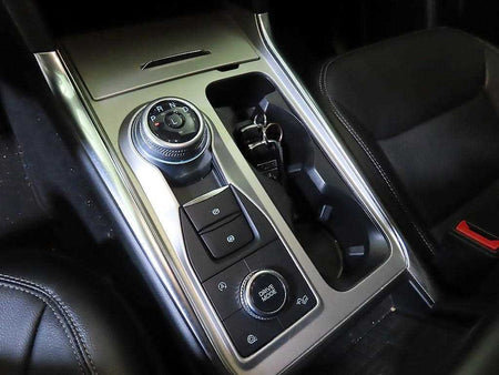 Ford Explorer — photo 12