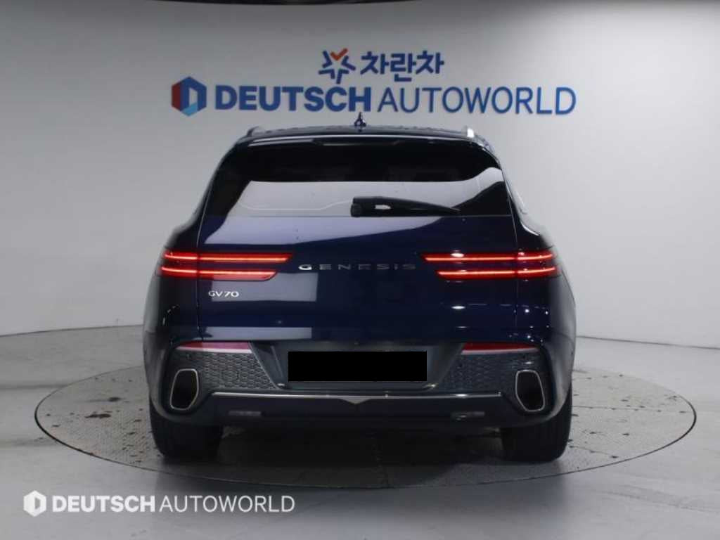 Genesis GV70 — photo 05