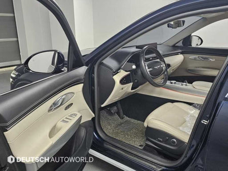Genesis GV70 — photo 11