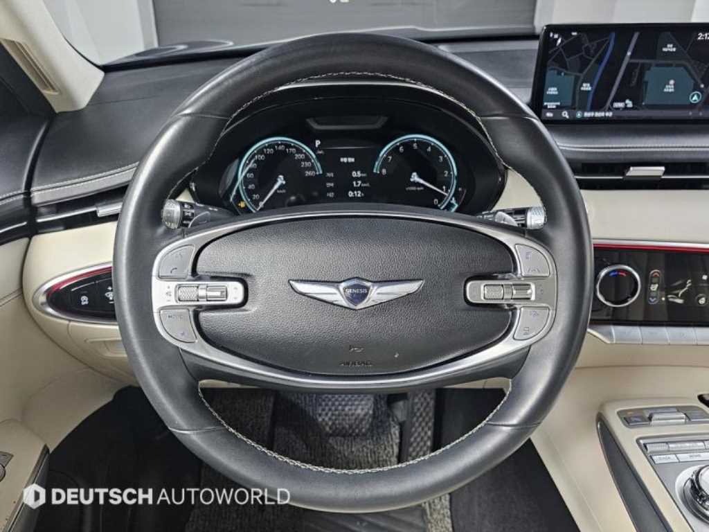 Genesis GV70 — photo 13