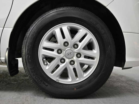 Hyundai Starex — photo 05