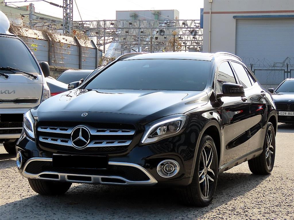 Mercedes-Benz GLA-Class — photo 02