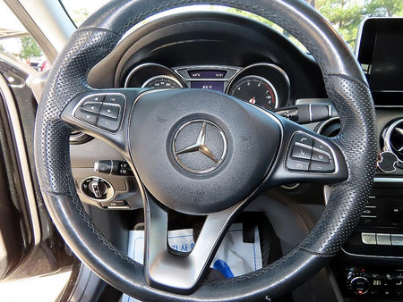 Mercedes-Benz GLA-Class — photo 08