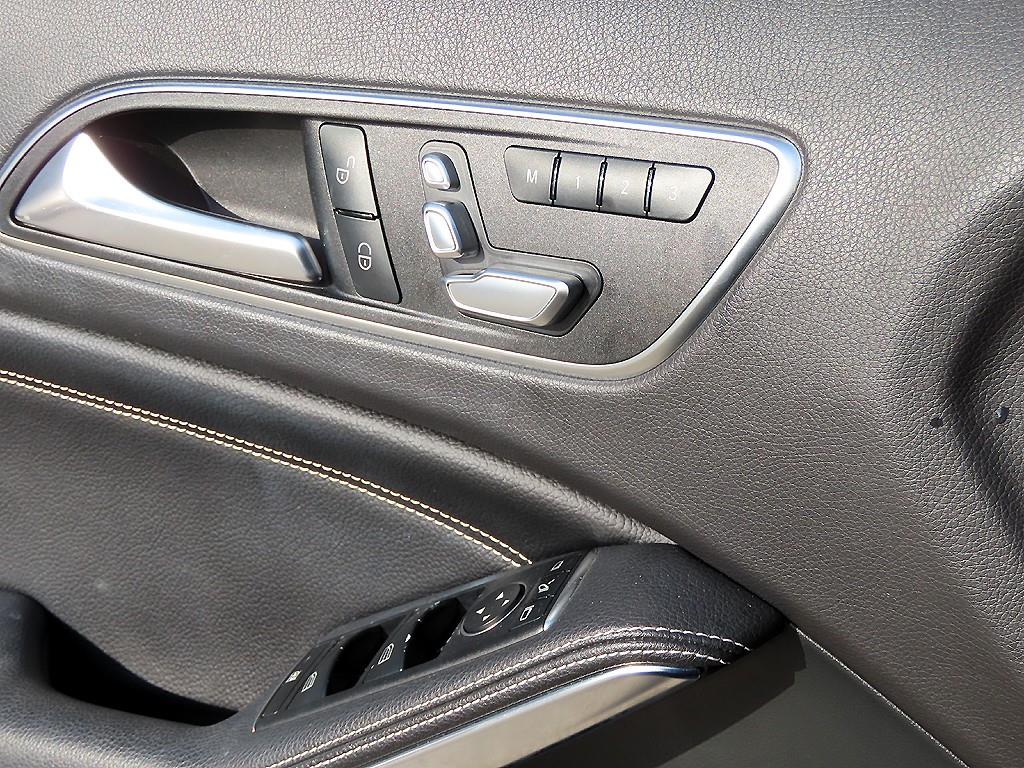 Mercedes-Benz GLA-Class — photo 11