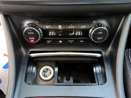 Mercedes-Benz GLA-Class — photo 12