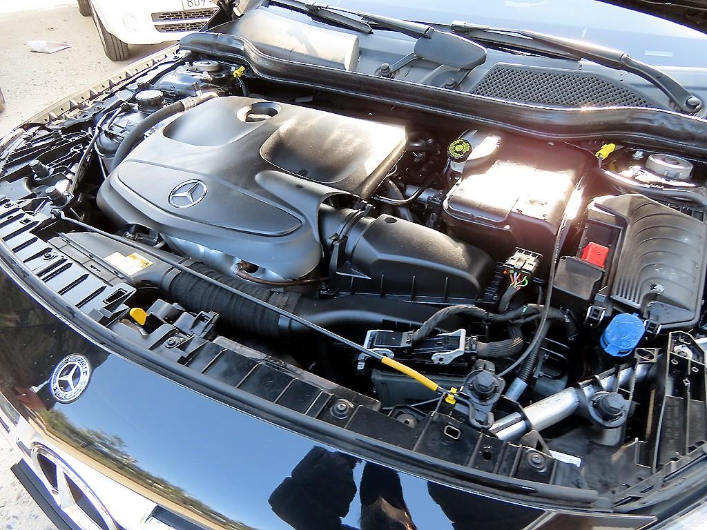 Mercedes-Benz GLA-Class — photo 19