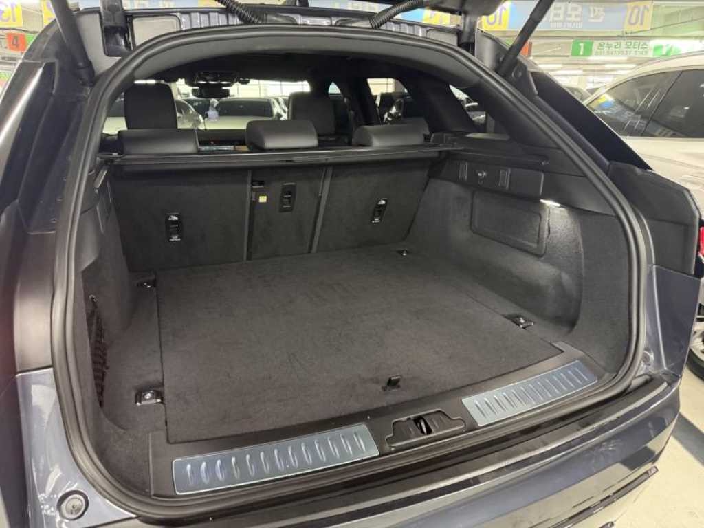 Land Rover Range Rover Velar — photo 08