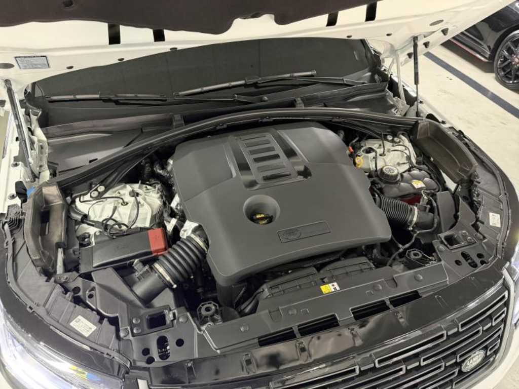 Land Rover Range Rover Velar — photo 06