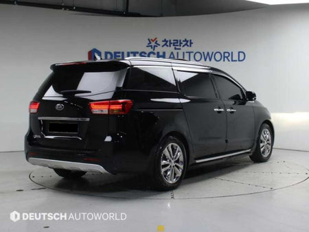 Kia Carnival — photo 02