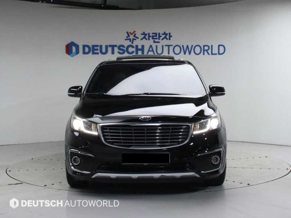 Kia Carnival — photo 03