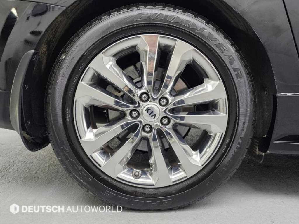 Kia Carnival — photo 05