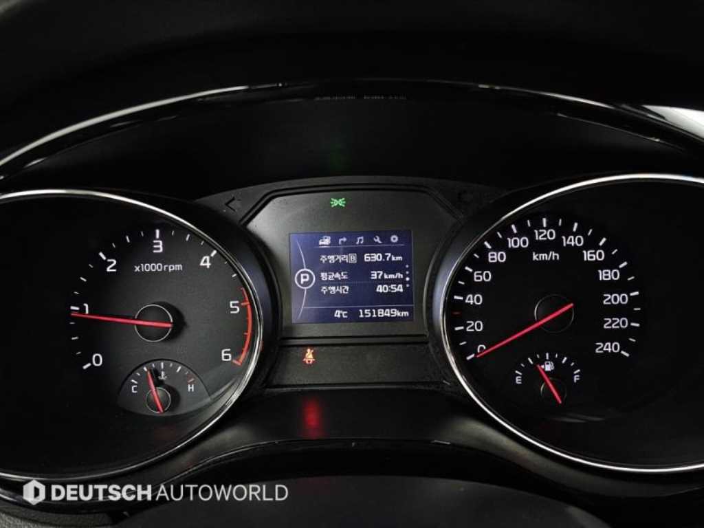 Kia Carnival — photo 08