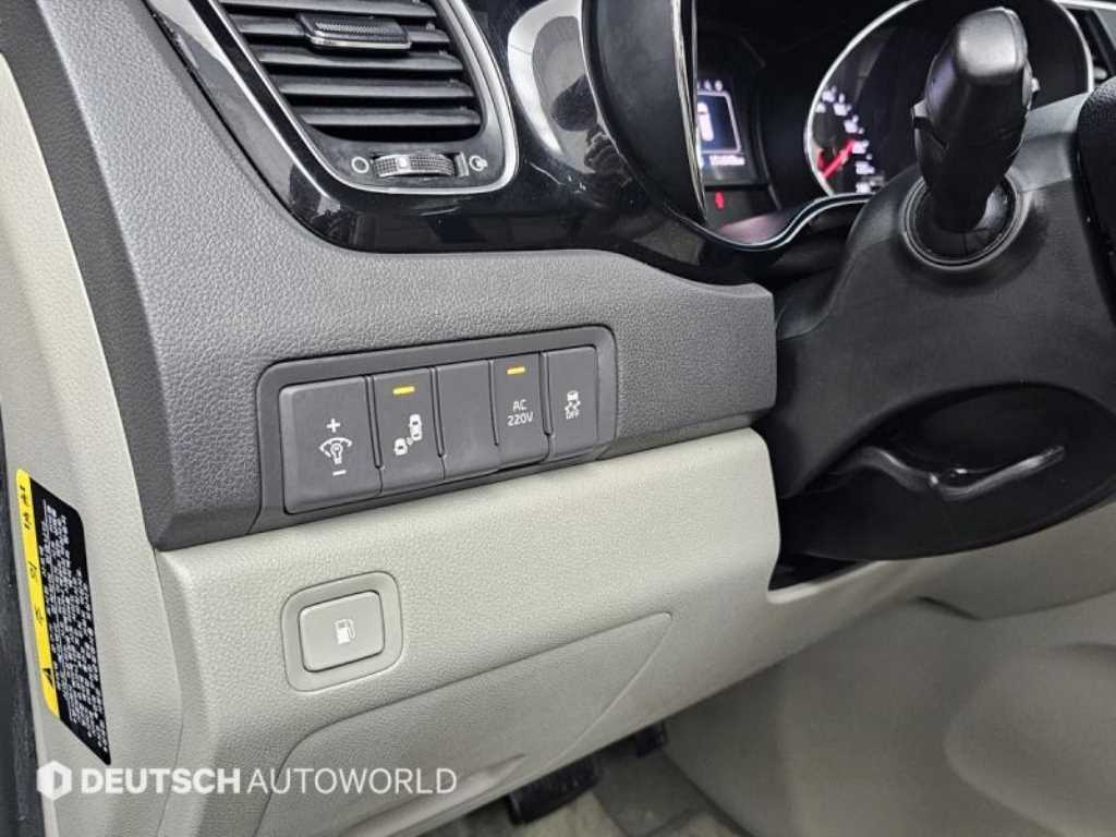 Kia Carnival — photo 17