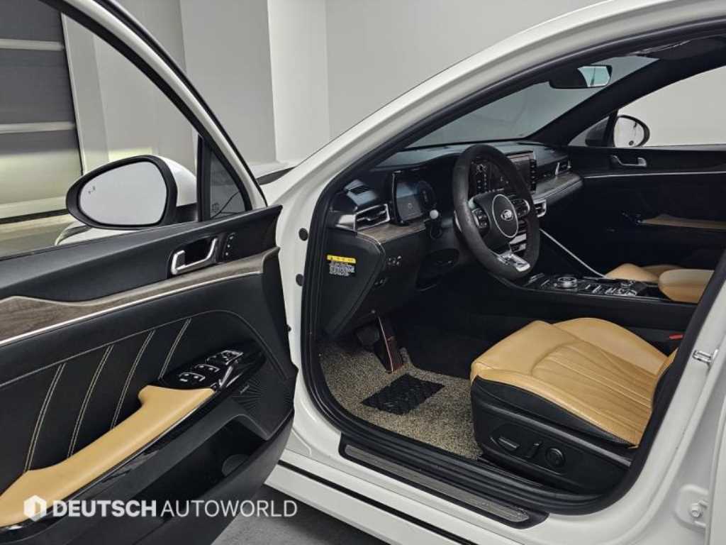 Kia K5 — photo 11