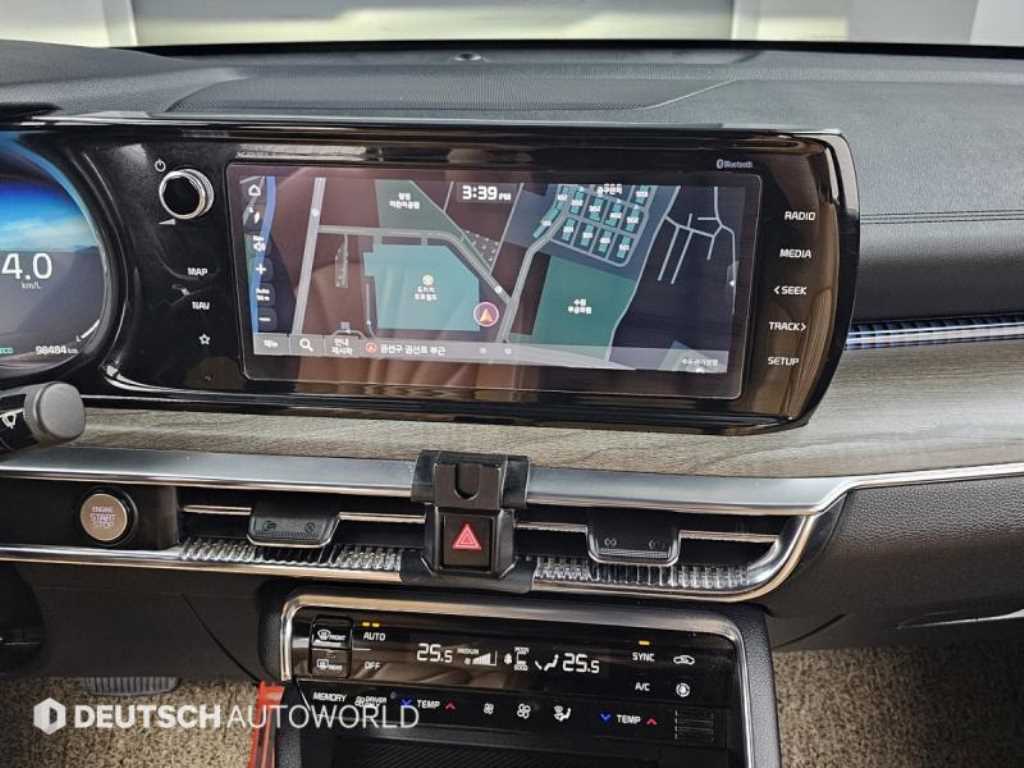 Kia K5 — photo 14