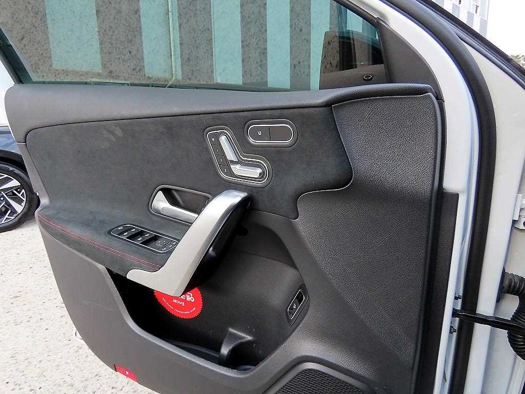 Mercedes-Benz A-Class — photo 11