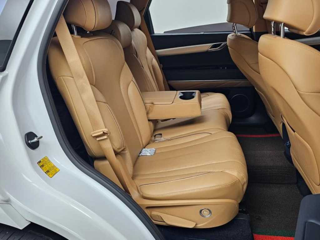 Genesis GV80 — photo 12