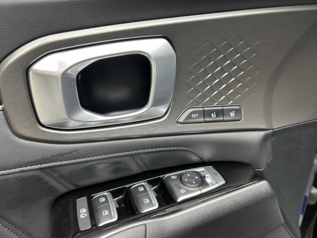 Kia Sorento — photo 13