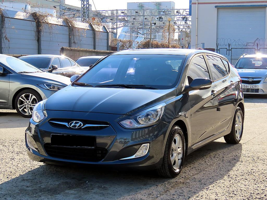 Hyundai Accent — photo 02