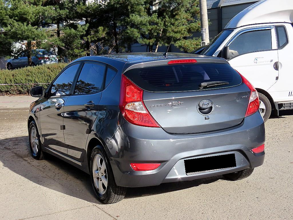 Hyundai Accent — photo 03
