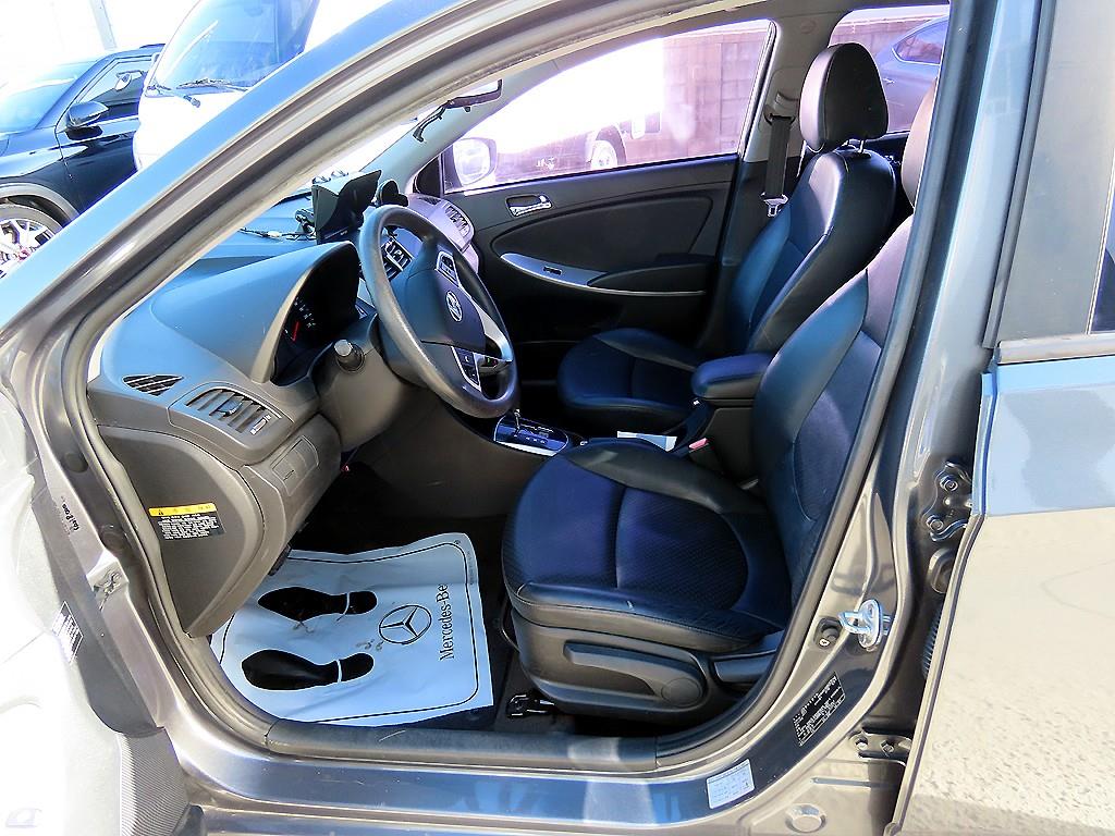 Hyundai Accent — photo 05