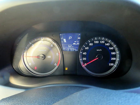 Hyundai Accent — photo 09