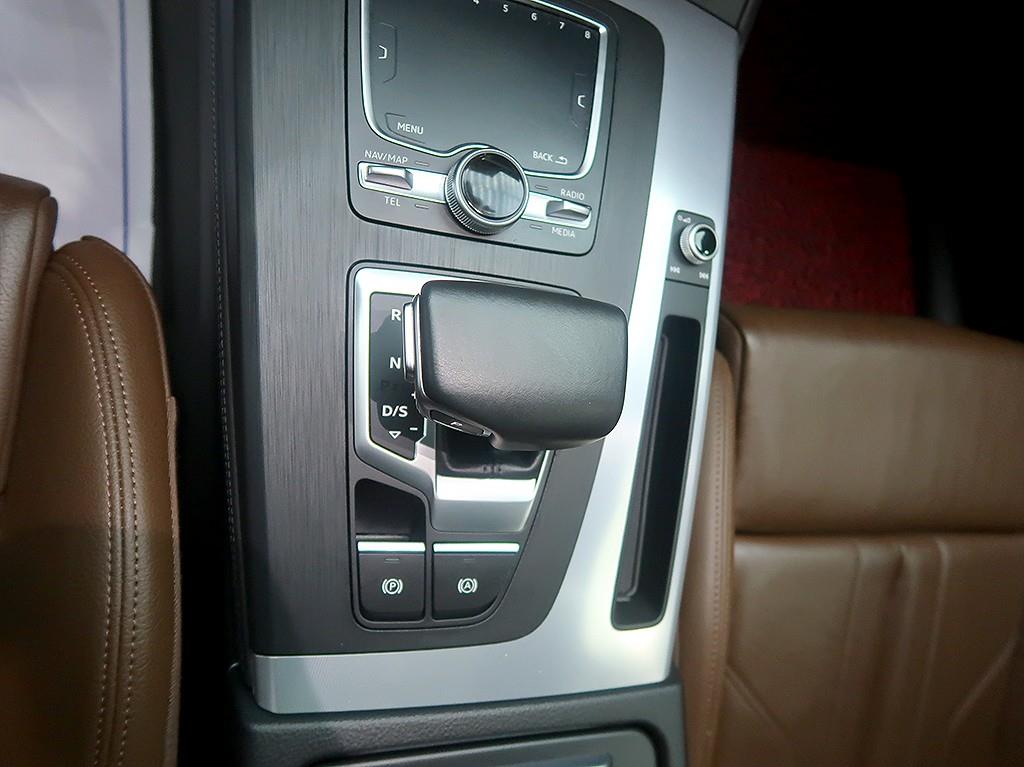 Audi Q5 — photo 10