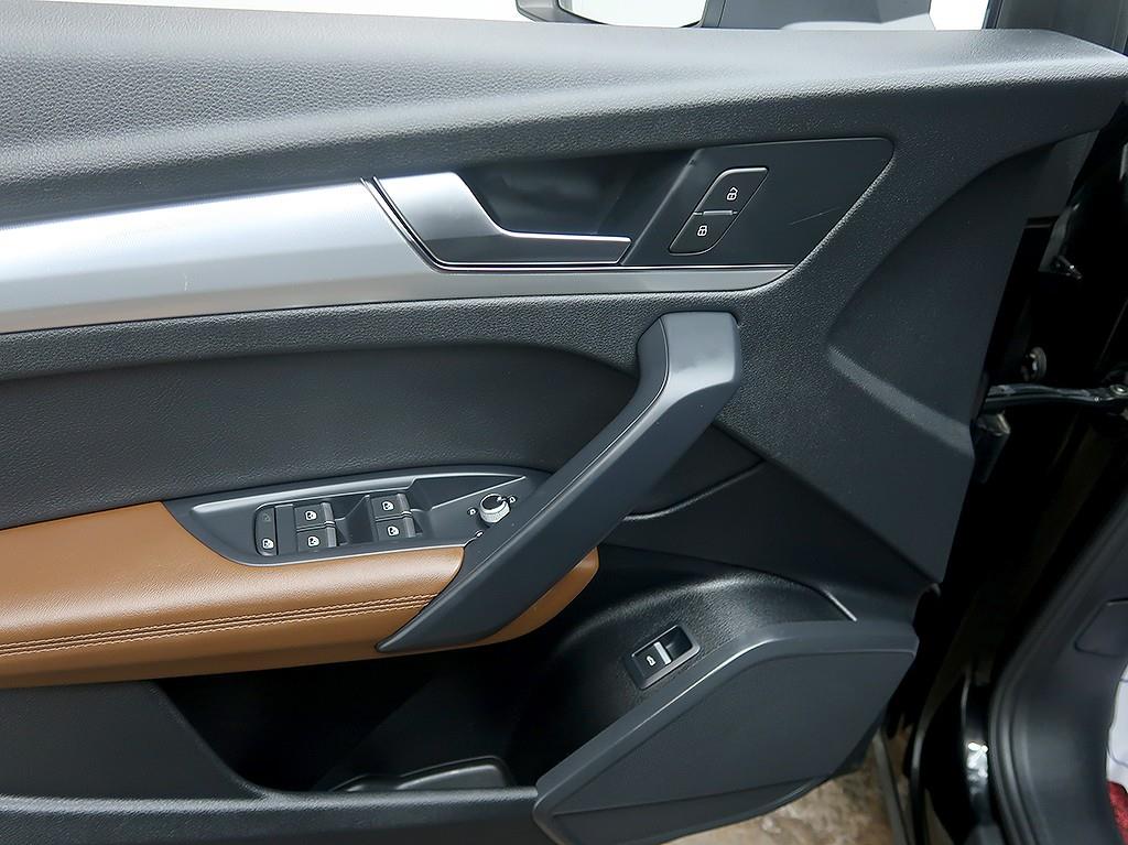 Audi Q5 — photo 16