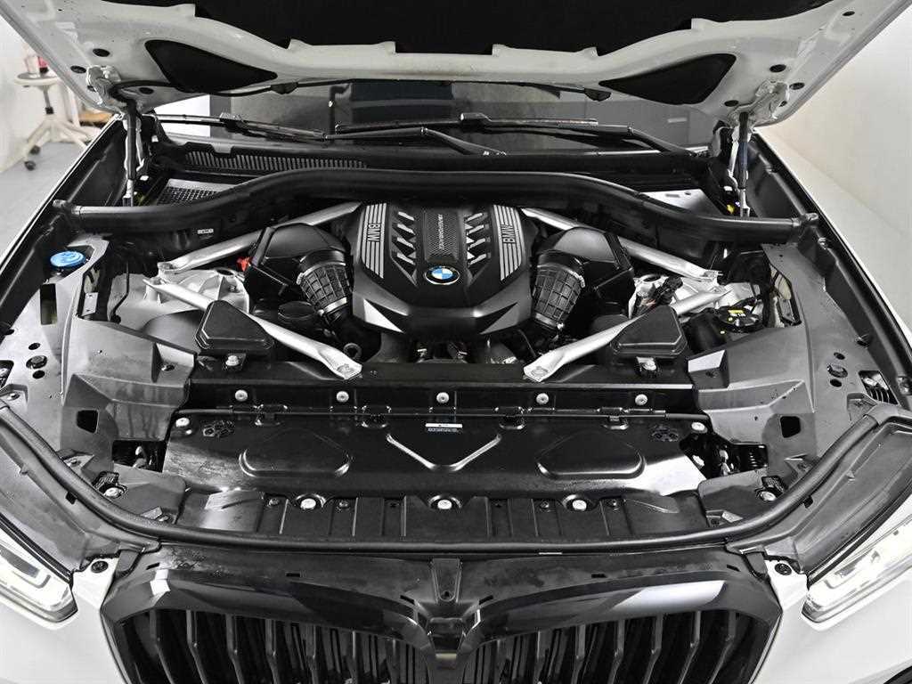 BMW X5 — photo 05