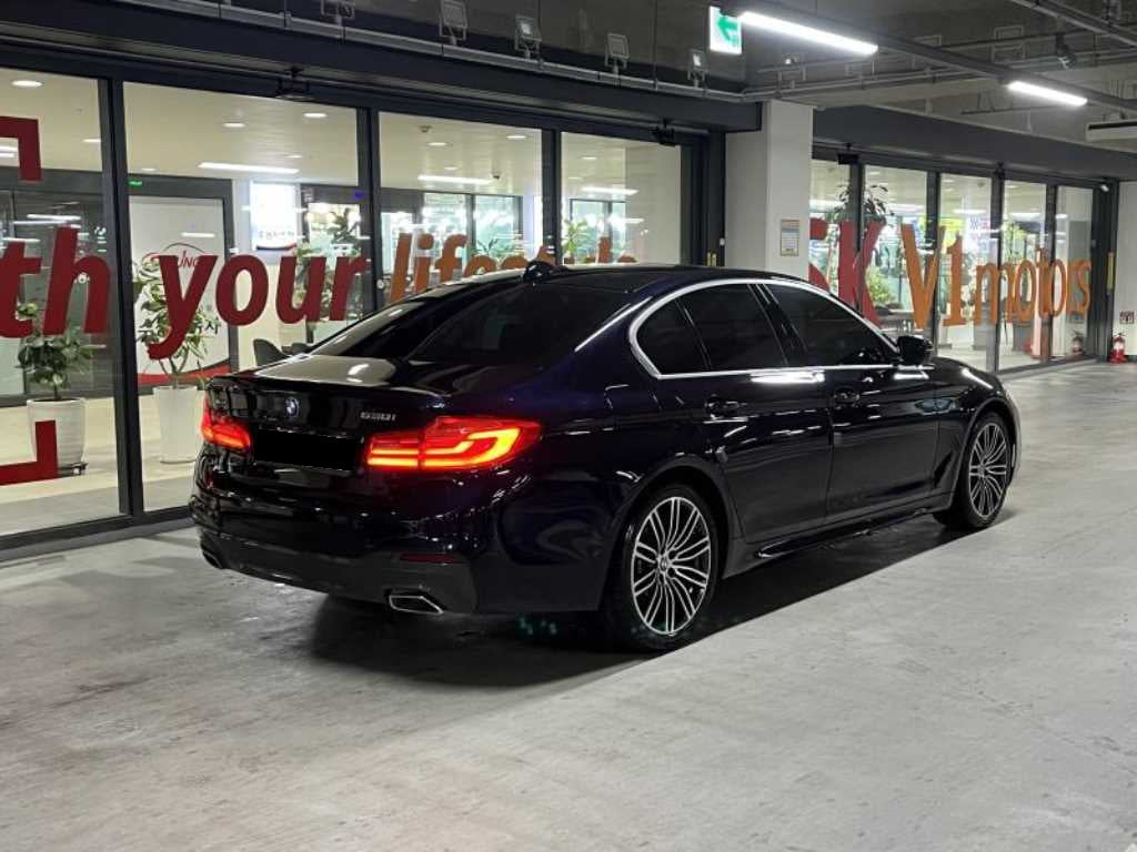 BMW 5-Series — photo 04