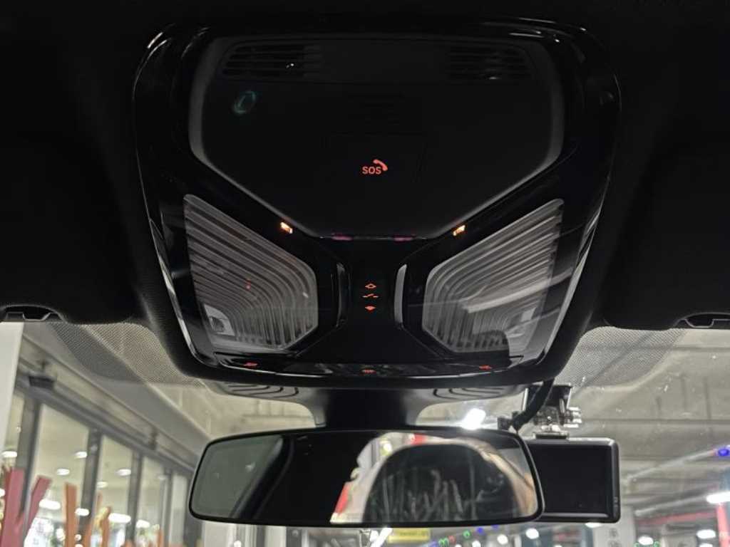BMW 5-Series — photo 08