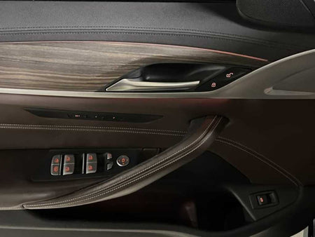 BMW 5-Series — photo 13