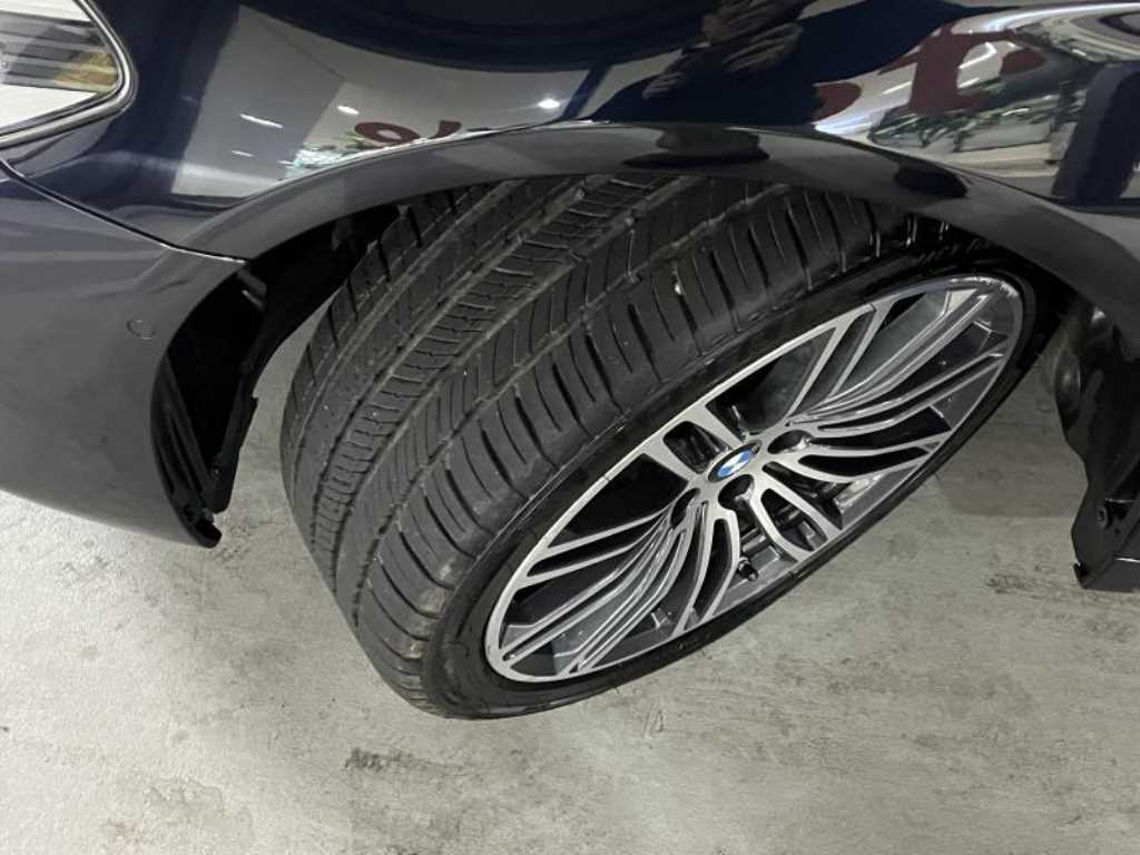 BMW 5-Series — photo 19