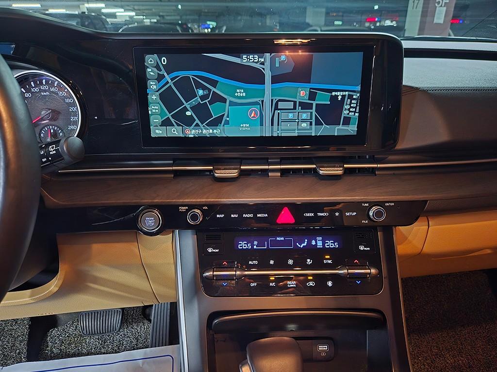 Kia Carnival — photo 11